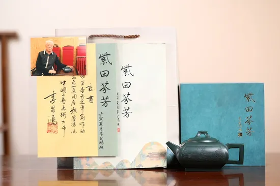 Zisha Teapots: Kui Square | Master Li Changhong | rare celadon clay 6