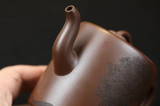 Zisha Teapots: Dual Circle · Fully Handcrafted Carving | 9000 CNY 2