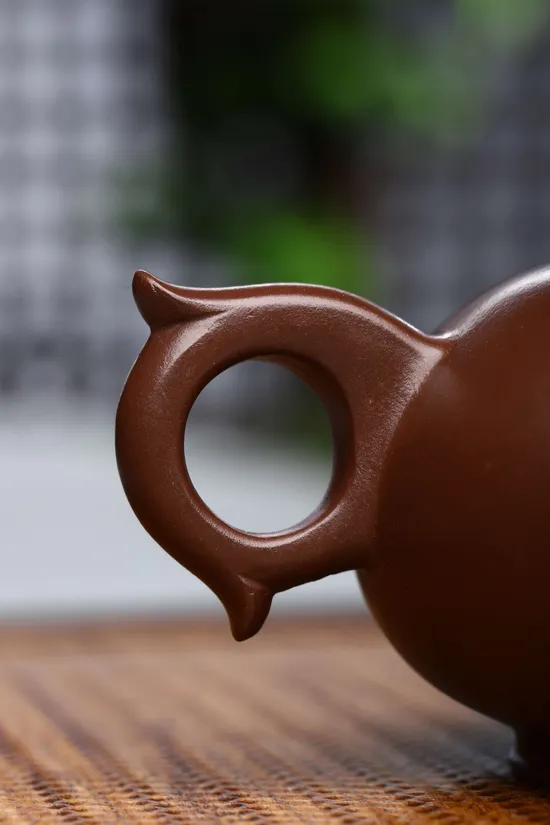 Zisha Teapots: 3900 CNY | Silver-Inlaid Mini Pot 1