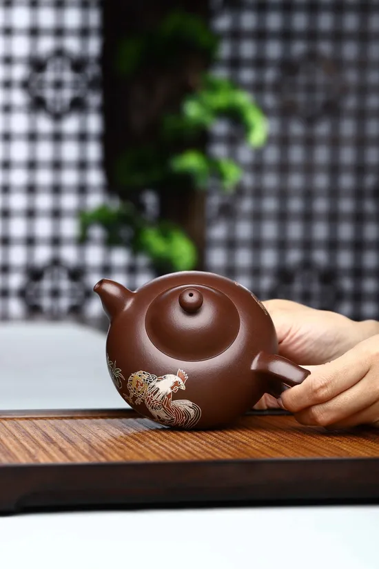 Zisha Teapots: 3900 CNY | Silver-Inlaid Mini Pot 2