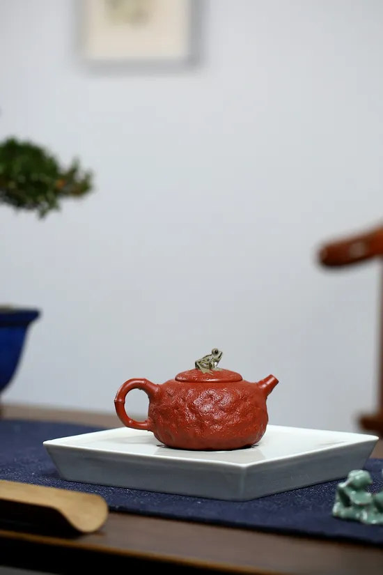 Yixing Zisha Teapot: Handcrafted Purple Clay Frog Design Artisan Pot 2
