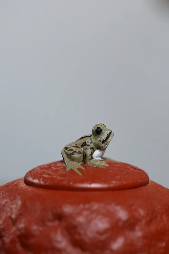 Yixing Zisha Teapot: Handcrafted Purple Clay Frog Design Artisan Pot 9