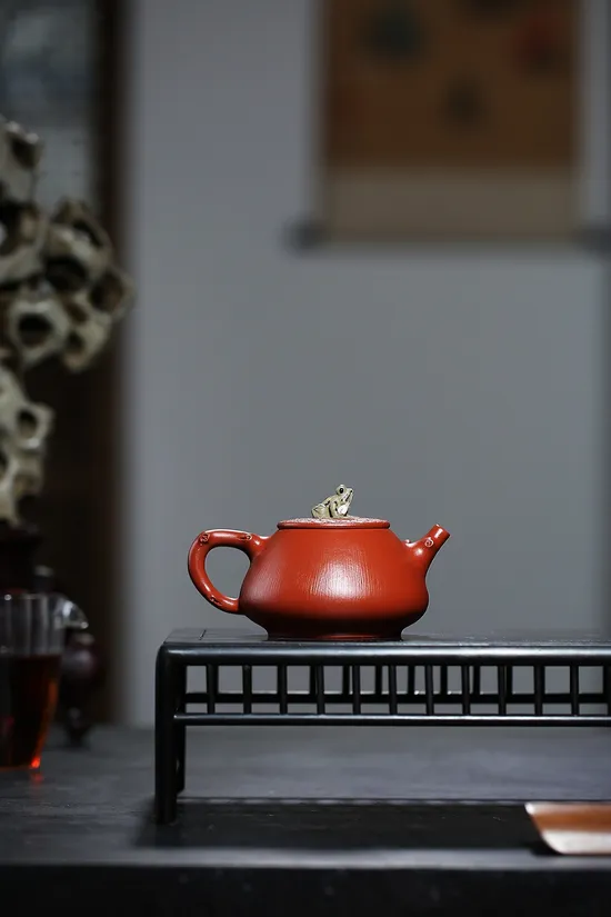 Zisha Teapots: Frog Fun Shi Piao | Dahuangpao clay 3