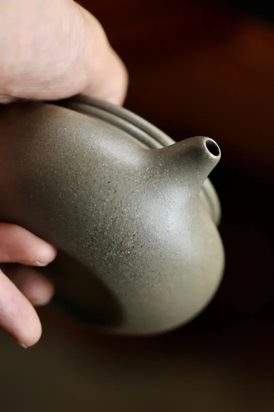 Zisha Teapots: Flat-Bellied Masterpiece | 2100 CNY 1