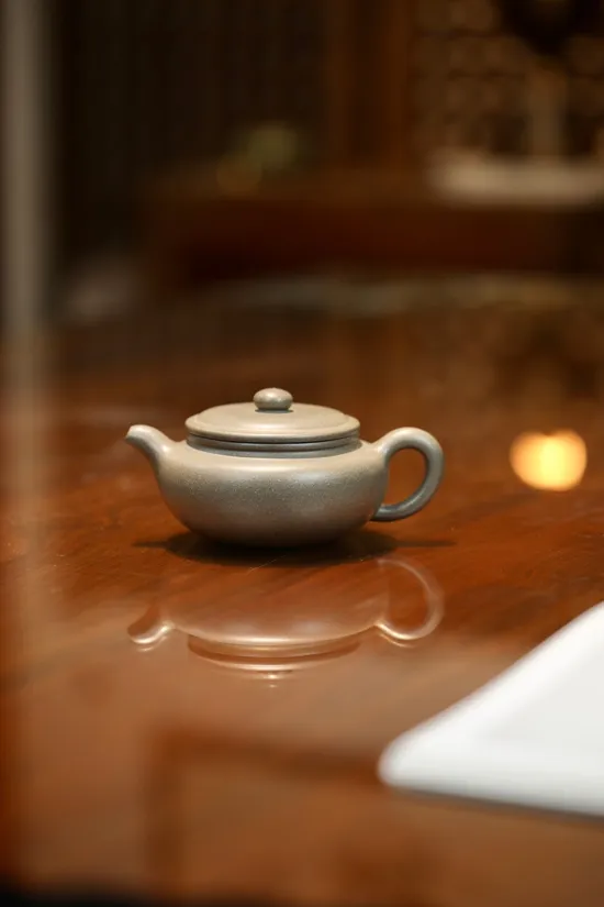 Zisha Teapots: Flat-Bellied Masterpiece | 2100 CNY 4