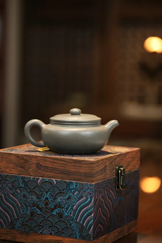 Zisha Teapots: Flat-Bellied Masterpiece | 2100 CNY 6