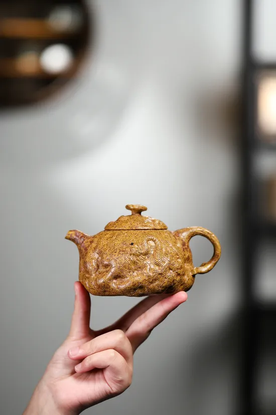 Zisha Teapots: Golden duan clay | Yang Junbao | 350cc capacity 4