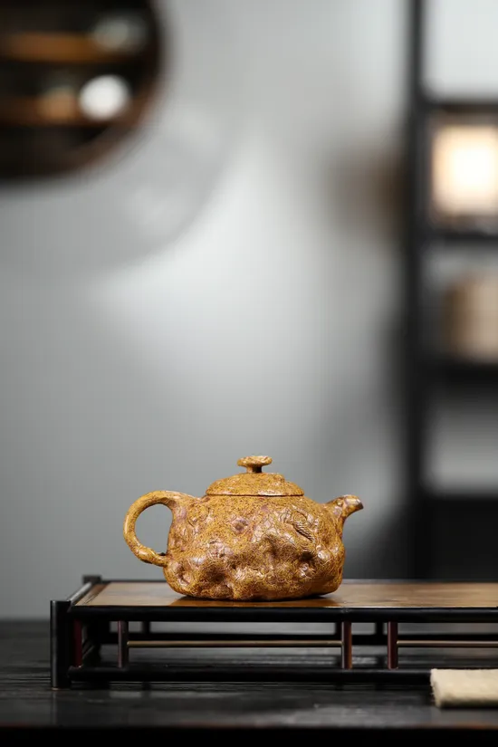 Zisha Teapots: Golden duan clay | Yang Junbao | 350cc capacity 6
