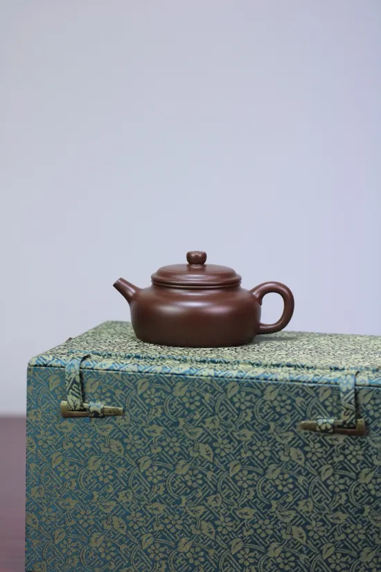 Zisha Teapots: premium old purple clay | nine-hole spout design 4