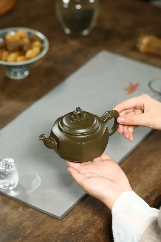 Zisha Teapots: Eight-Sided Longquan | Bao Yuhua 2