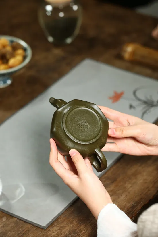 Zisha Teapots: Eight-Sided Longquan | Bao Yuhua 6