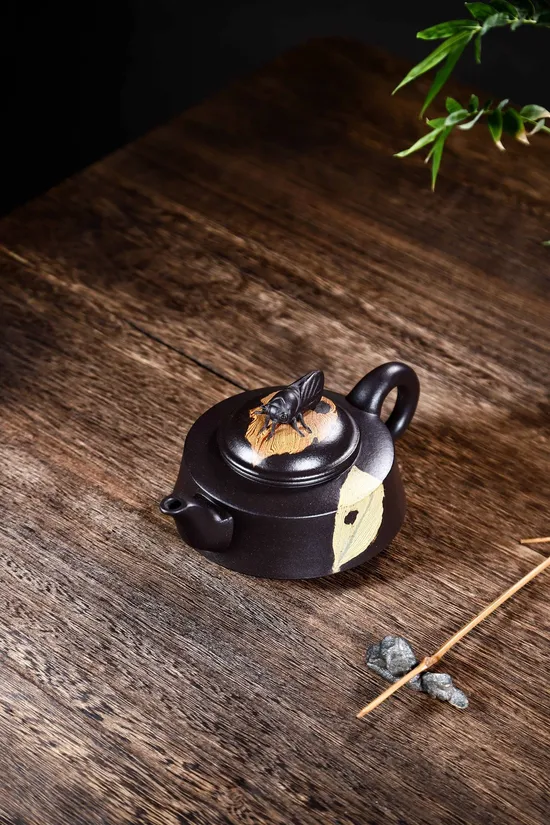 Zisha Teapots: 3600 CNY | Contentment Brings Happiness 5