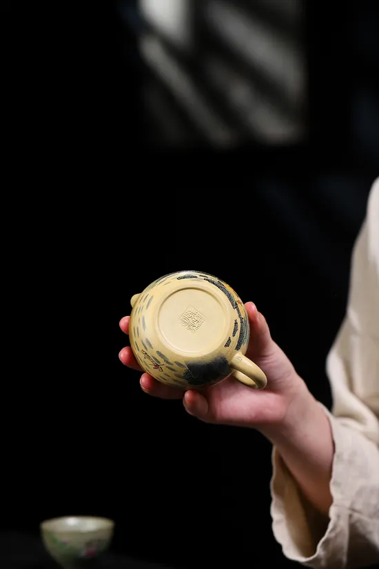 Zisha Teapots: Benshan Lüni clay | 180cc capacity | Xi Shi design 1