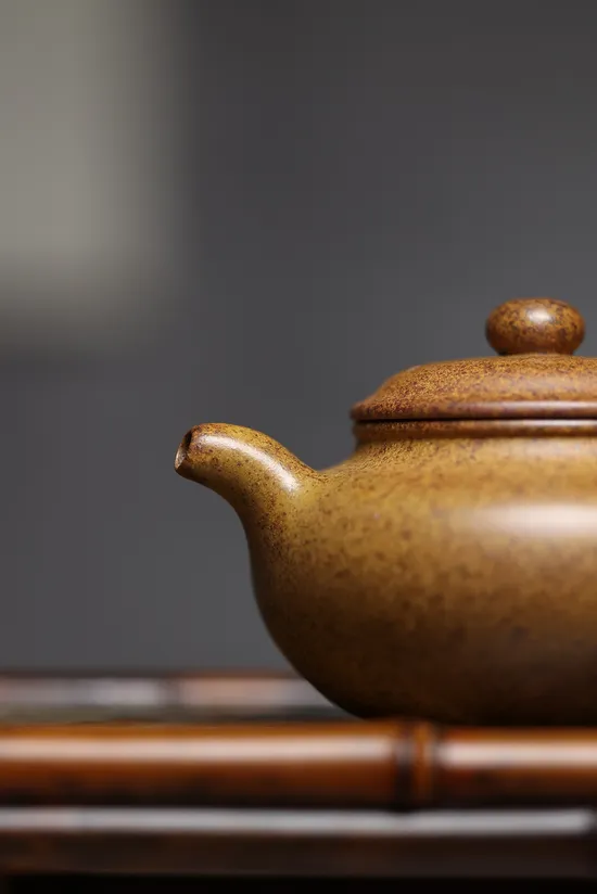 Zisha Teapots: Longgu Jinsha clay | Wu Guozheng 7