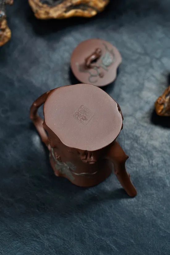 Zisha Teapots: Cultural Revolution-era clay | Handcrafted Artistry | Bountiful Grapes Design 4