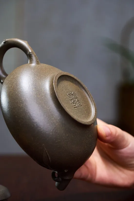 Zisha Teapots: Master Li | greenish-gray clay 4