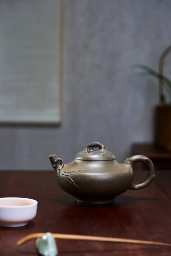 Zisha Teapots: Master Li | greenish-gray clay 9