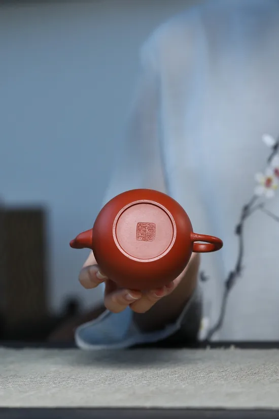 Yixing Teapot | Handcrafted Zisha Clay Pot | Classic Design 2