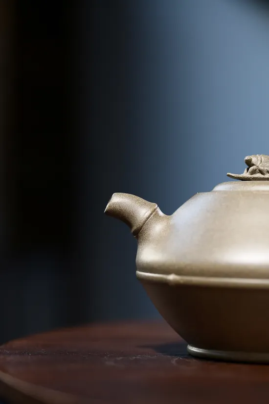 Zisha Teapots: Bamboo · Contentment and Joy Teapot | old Qinghu clay 1