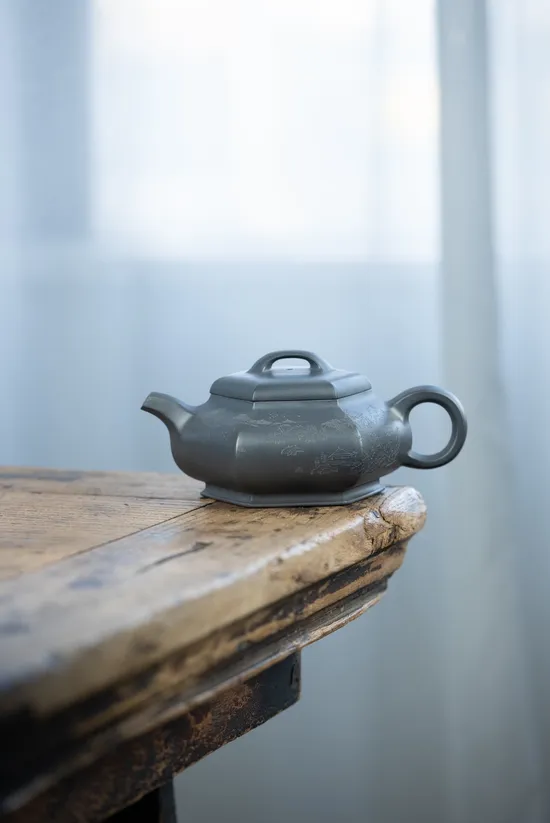 Zisha Teapots: Six-Sided Flat | 6000 CNY 1