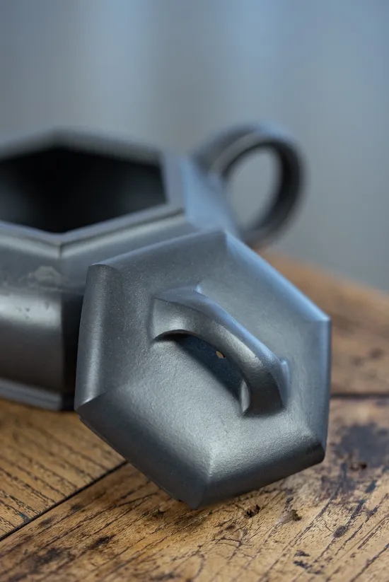 Zisha Teapots: Six-Sided Flat | 6000 CNY 5