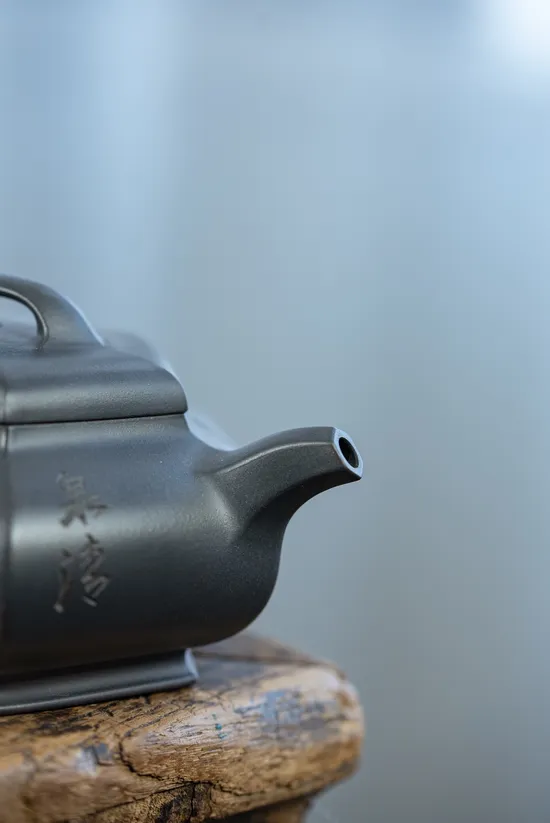 Zisha Teapots: Six-Sided Flat | 6000 CNY 7