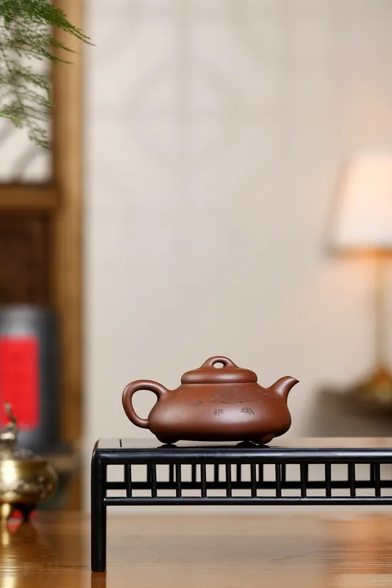 Zisha Teapots: Three-Legged Milk Gourd | 1200 CNY 1
