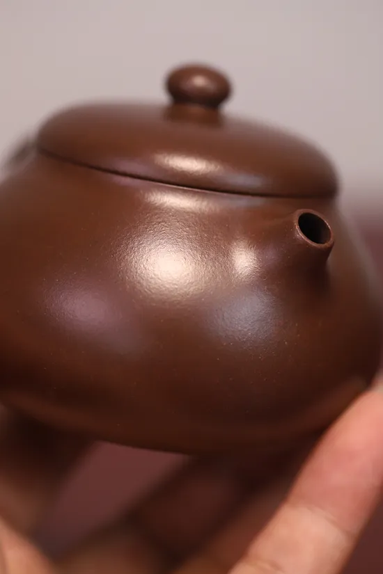 Zisha Teapots: Feng Wenting | 140cc capacity 1