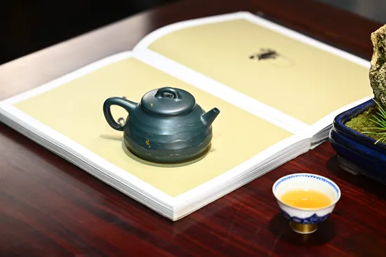 Zisha Teapots: 4200 CNY | Sumatra blue clay 3
