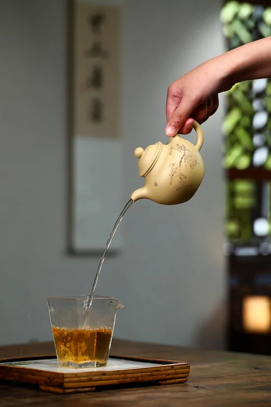 Zisha Teapots: aged Ben Shan Luni clay | Wu Weiming 9