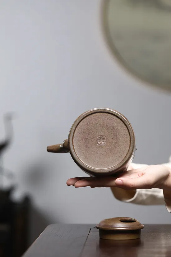Yixing Zisha Teapot | Handcrafted Artisan Clay Pottery 1