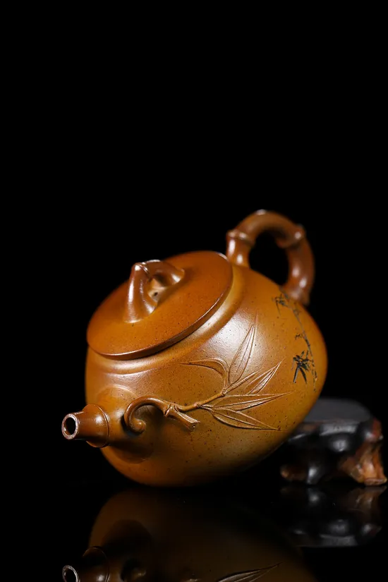 Zisha Teapots: 6000 CNY | premium dunni clay 1