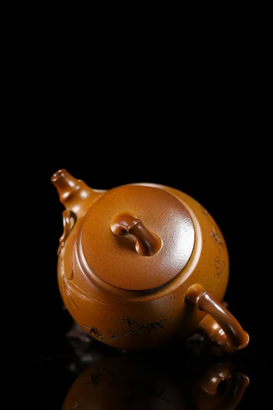 Zisha Teapots: 6000 CNY | premium dunni clay 3