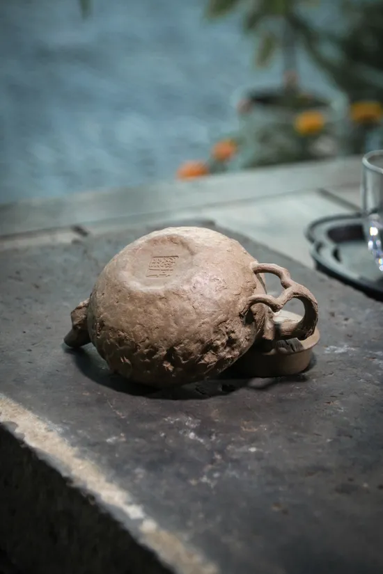 Yixing Dragon Teapot – Handcrafted Ceramic Artistry & Tea Mastery 1