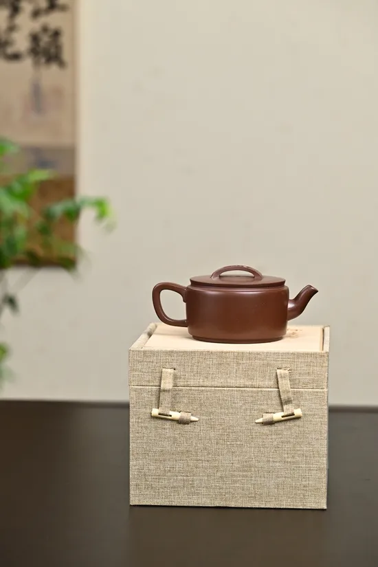 Zisha Teapots: old purple clay | seven-hole spout 3