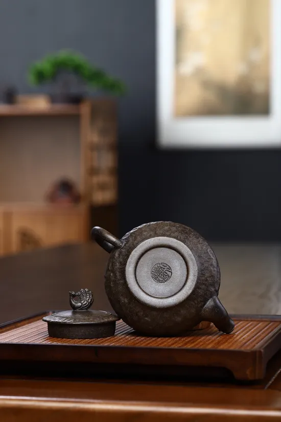 Zisha Teapots: Dragon and Phoenix Auspiciousness | 2100 CNY 1
