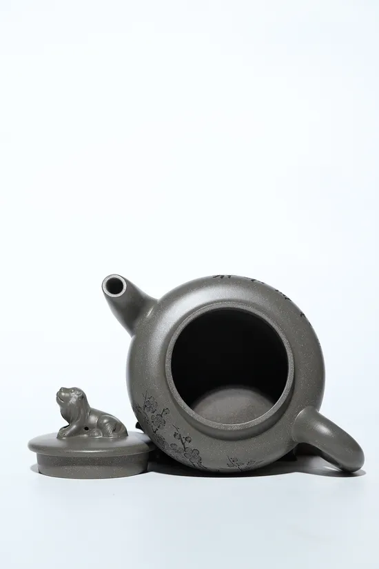 Zisha Teapots: Plum Fragrance Teapot | 12 | 000 CNY 1