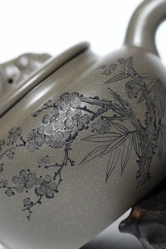 Zisha Teapots: Plum Fragrance Teapot | 12 | 000 CNY 2