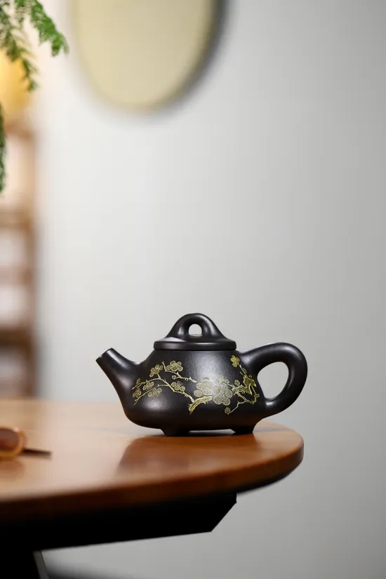 Zisha Teapots: Floating Subtlety Overlord Gourd | Yuan Lianyun | 270cc capacity 1