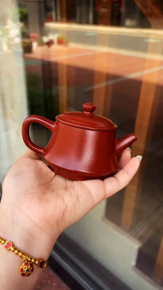 Handcrafted Yixing Zisha Teapot - Premium Clay, Artisan Collection 1
