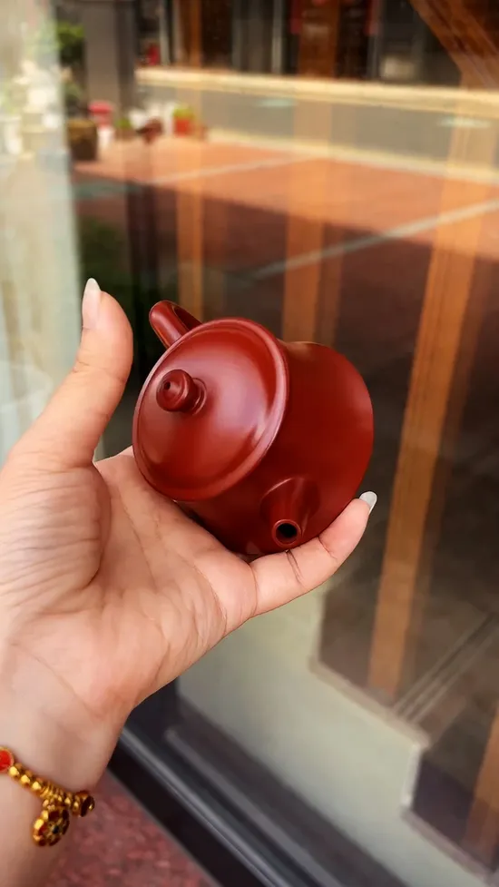 Handcrafted Yixing Zisha Teapot - Premium Clay, Artisan Collection 2
