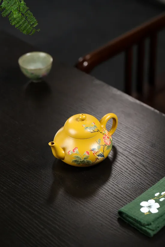 Zisha Teapots: Gold Zhu Ni clay | Master Yang Junbao 5