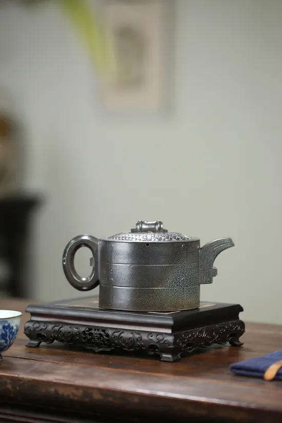 Zisha Teapots: Master Gao Jianzhong | Thriving Vitality | 128 | 000 CNY 5