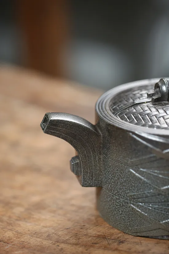 Zisha Teapots: Master Gao Jianzhong | Thriving Vitality | 128 | 000 CNY 6