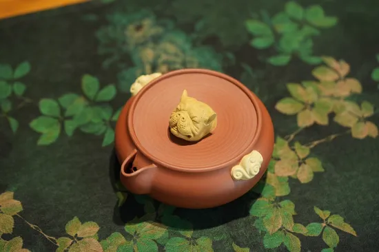 Handcrafted Yixing Clay Teapot | Artisan Zisha Tea Pot 180cc 3