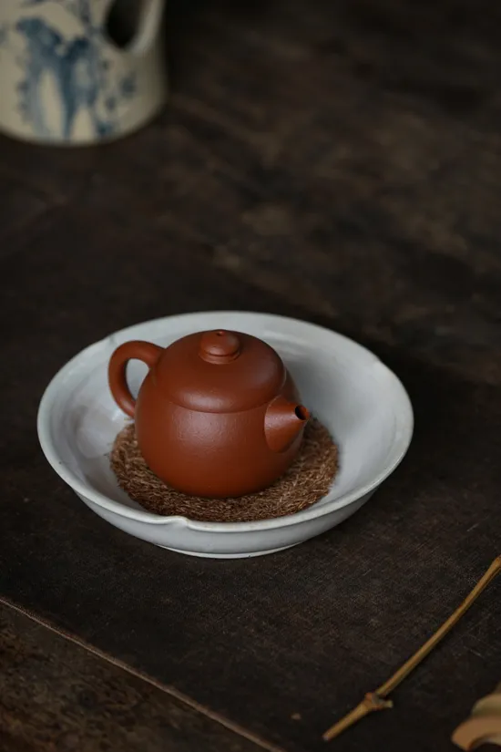 Premium Yixing Zisha Teapot – Handcrafted Red Clay, 100cc 2