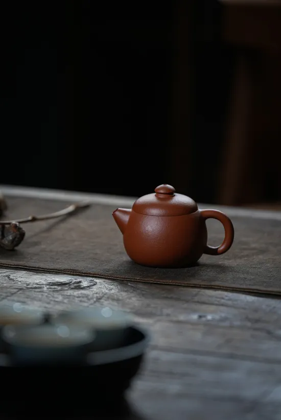 Premium Yixing Zisha Teapot – Handcrafted Red Clay, 100cc 8