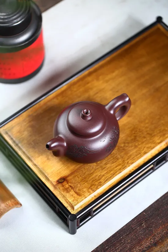 Yixing Clay Teapot - Handcrafted Three-Legged Gourd Design 1