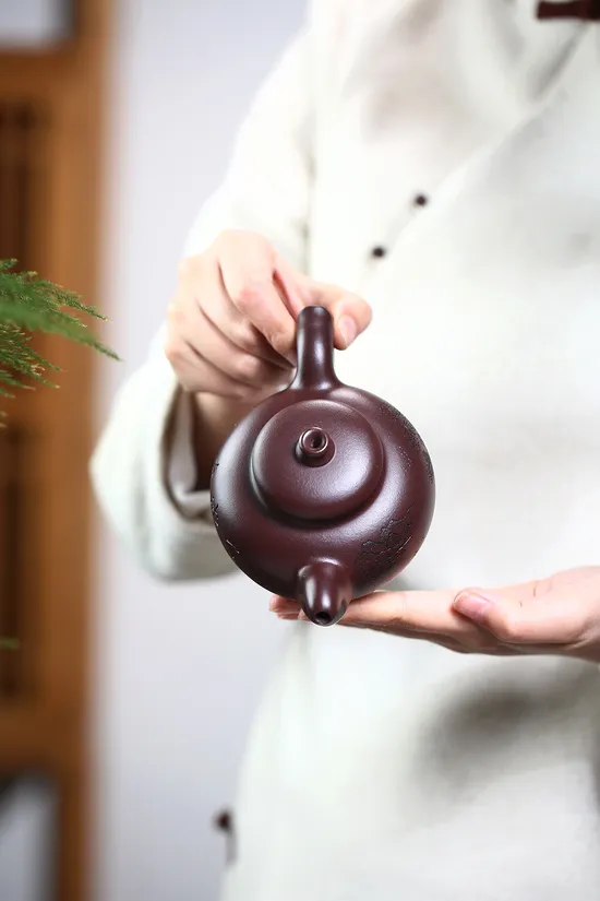 Yixing Clay Teapot - Handcrafted Three-Legged Gourd Design 6