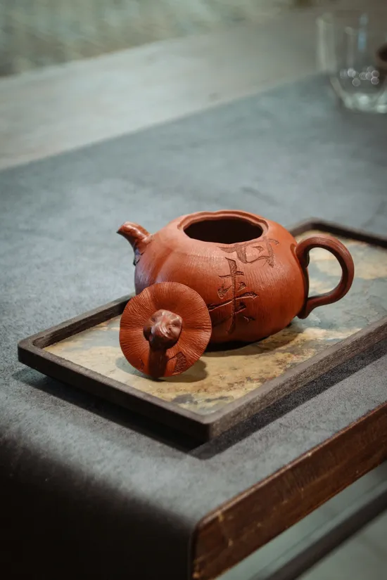 Zisha Teapots: gourd-shaped | 1800 CNY 5